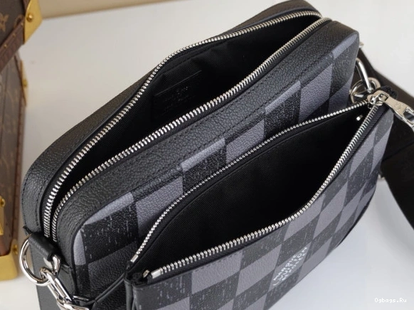 VUITTON LOUIS MESSENGER TRIO 0501
